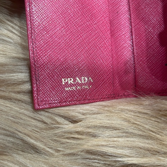 Authentic 💕Prada Key case - Picture 9 of 17